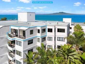 PENTHOUSE LIVING @ THE MON!