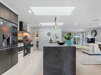 Discover The Good Life on Deans