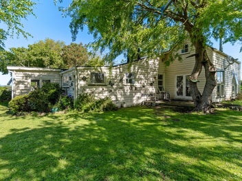 Rare Dual Dwelling in Dalefield