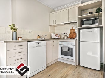 Secure One Bed - Vendor Says Sell!