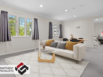 Spacious, Light & History - The Penthouse