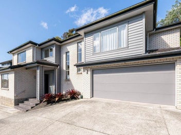 Walk to Rangitoto College - Prime Pinehill Home