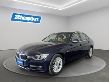 2013 BMW 320i Luxury