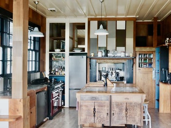 Artistic Entertainer with Stunning Views