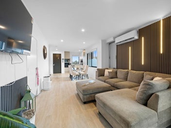 Smart, Stylish & Solid – Near-New Home in Wiri
