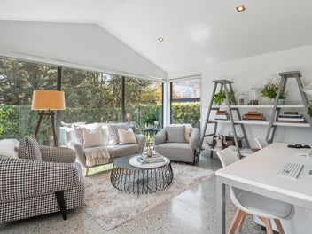 Perfectly positioned in Jack's Point