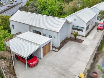 Grand 8-Bedroom Home with Minor Dwelling