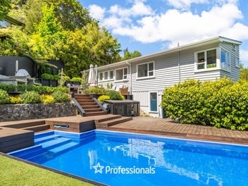 THIS IS LOWRY BAY LIVING