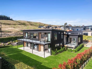 Breathtaking views and modern family living