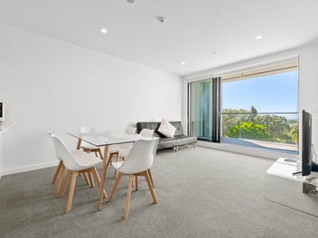 Near New Apartment with City and Harbour View