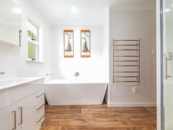 Live the good life in Bulls!