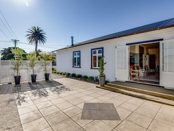 Easy living, Brilliant Location