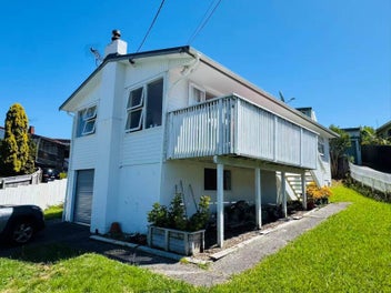 Bungalow Beauty in Becroft – Must Be Sold!