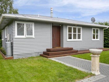 PRIVATE RELAXING GETAWAY or TRANQUIL FAMILY LIVING