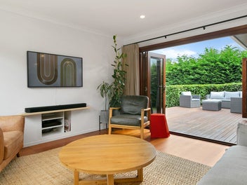 PRIVATE RELAXING GETAWAY or TRANQUIL FAMILY LIVING