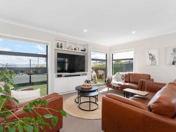 Start the New Year in Aotea - AUCTION