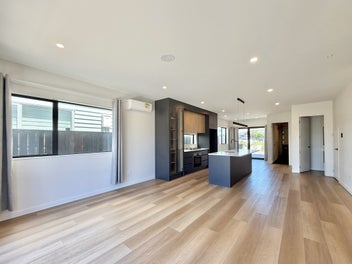 Contemporary Duplex Home Near Ahutoetoe School