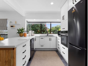 VENDORS ON THE MOVE - ITS YOUR TURN, BUY NOW