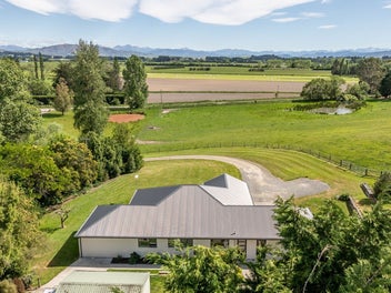 Modern Home, Mountain Views, Motivated Seller!