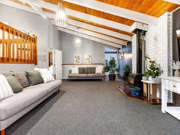 Sunsets, Seaviews and Size - Must Sell