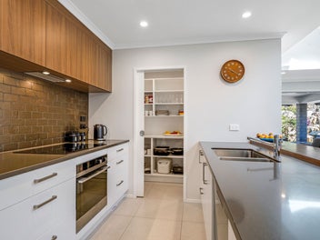 Discover Paradise on Pioneer Road