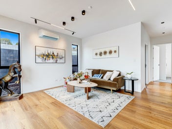 4 bedroom standalone home steps away from beach