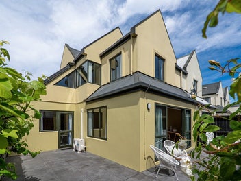 Freehold, zoned and zero fuss