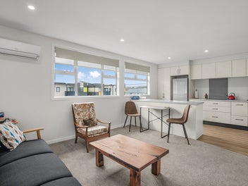 Stylish 1-Bedroom Unit in the Heart of Petone