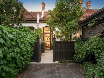 Private, Elegant, Inner-city in Parnell