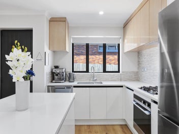 Live Like Royalty on Kingdale Road!