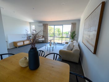 3/6 Ruakiwi Road, Brand New