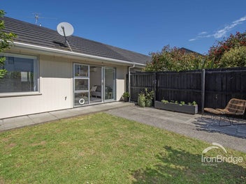 Freshly Renovated, City Convenience