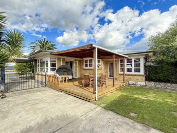 Hillcrest Classic with Space and Potential