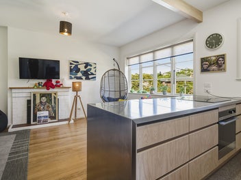 Funky brick gem in the heart of Wakari!