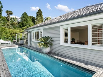 Quarter Acre, Dream Family Home Maker