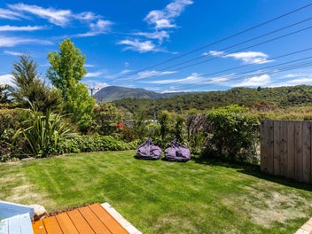 Motivated vendors, this could be all yours!