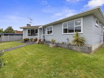 Vendor says sell before Christmas