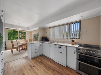 DO UP ON FULL 804m2 SITE!. (Currently Mixed