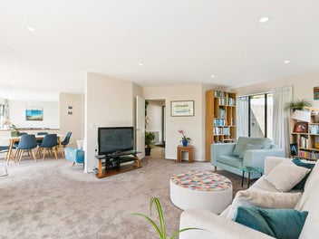 Sun, Style & Easy Living