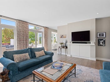 City fringe lifestyle, multi-use flexibility