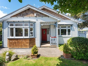 Double-Glazed, Double-Bedrooms. Must Be Sold!