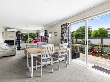 Modern Easy Living - Taradale