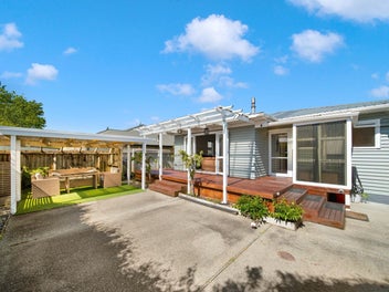 Easy Contemporary Living - BEO $699,000