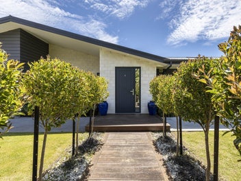 MODERN, STYLE & COMFORT