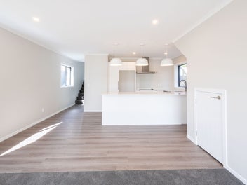 Space, Style & Sun - Ready for You Now!