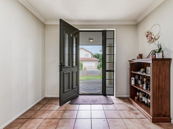 Solid Rototuna Home – Auction Day is Sale Day!