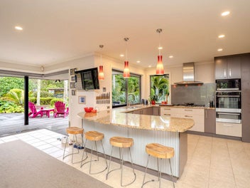 RESORT STYLE, DUAL LIVING, ESTATE