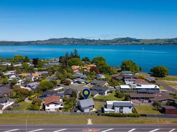 Cottage cutie on Oregon Drive