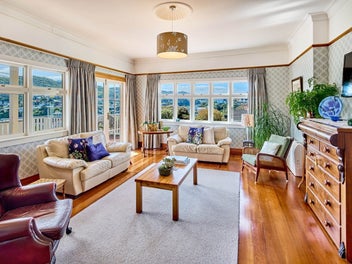 Sun, Space & Character in Coveted Island Bay