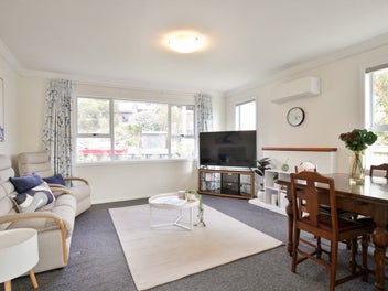 ELEGANT EASE MEETS EVERYDAY COMFORT